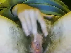 Copine chatte poilue se masturbe 2