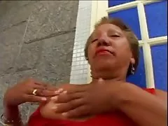 49 ans vieille noir grand-mère maria suce et se fait baiser bien