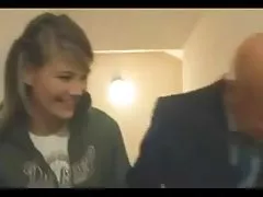 Fille poilue anale blonde