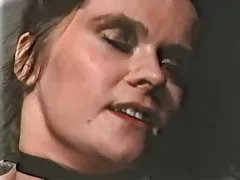 Réceptionniste est femme de ménage