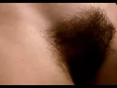 Femme au foyer poilue