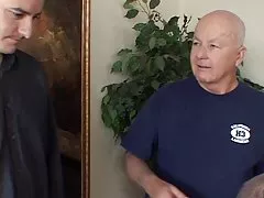 Chaudasses avec tatouages cognés