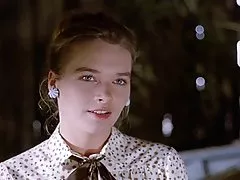 Grange dans les roseaux