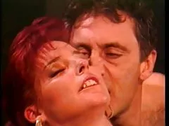 Les sans coeur chatte rousse a provoqué pornlegend