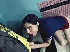 Skinny teen essayer un bbc