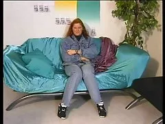 Teen rousse timide révèle enfin la chatte poilue