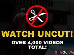 Filles dans l'Ouest - couple amateur baise dans la piscine